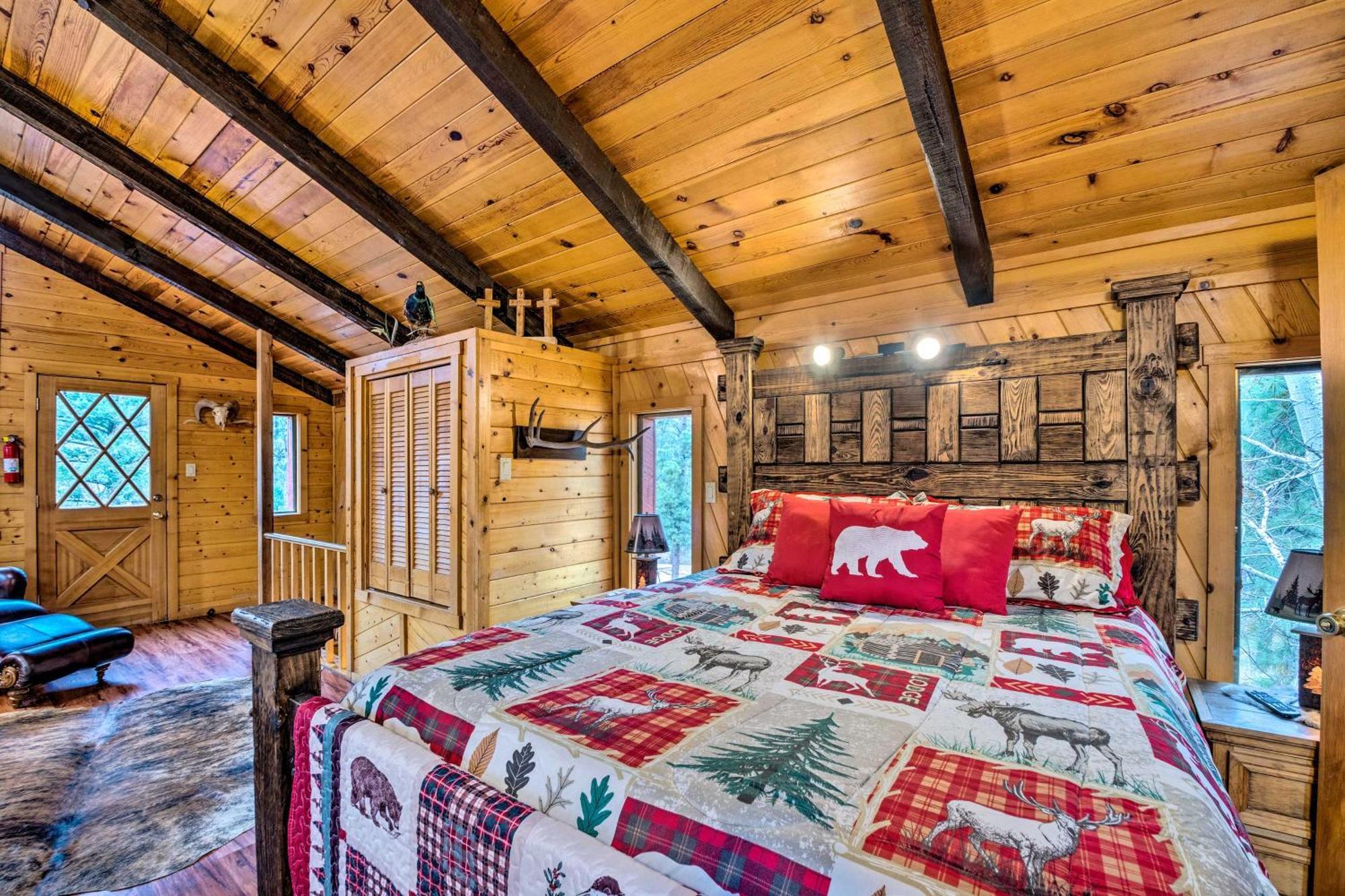 Unique Bear Country Cabin In Ruidoso With Hot Tub! Eksteriør billede
