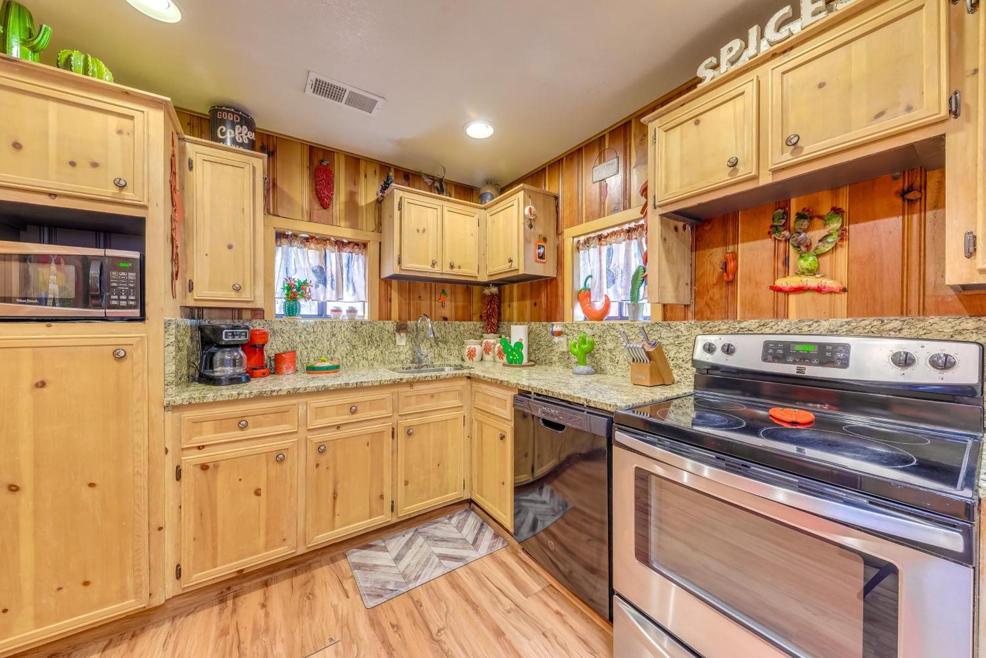 Unique Bear Country Cabin In Ruidoso With Hot Tub! Eksteriør billede