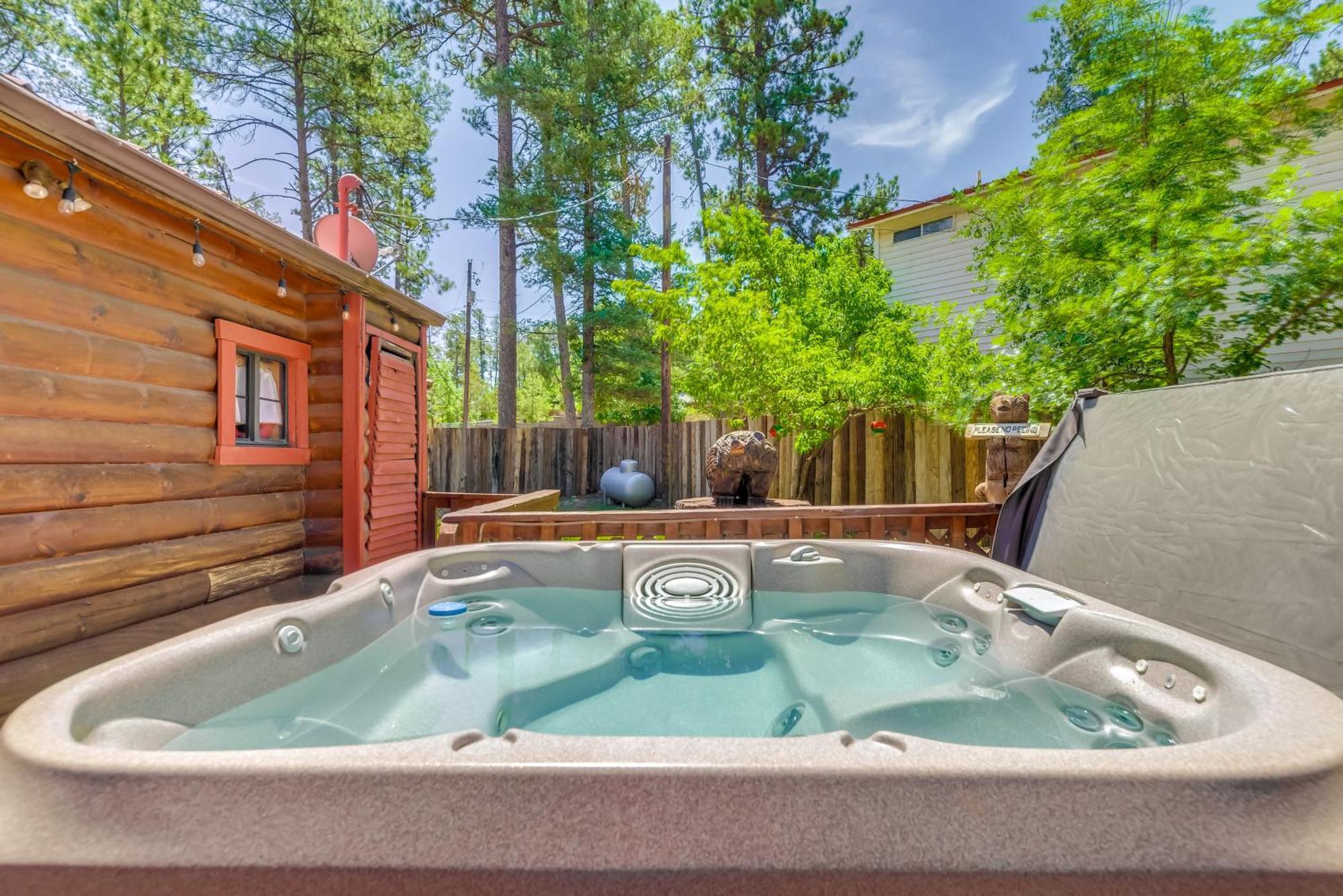 Unique Bear Country Cabin In Ruidoso With Hot Tub! Eksteriør billede