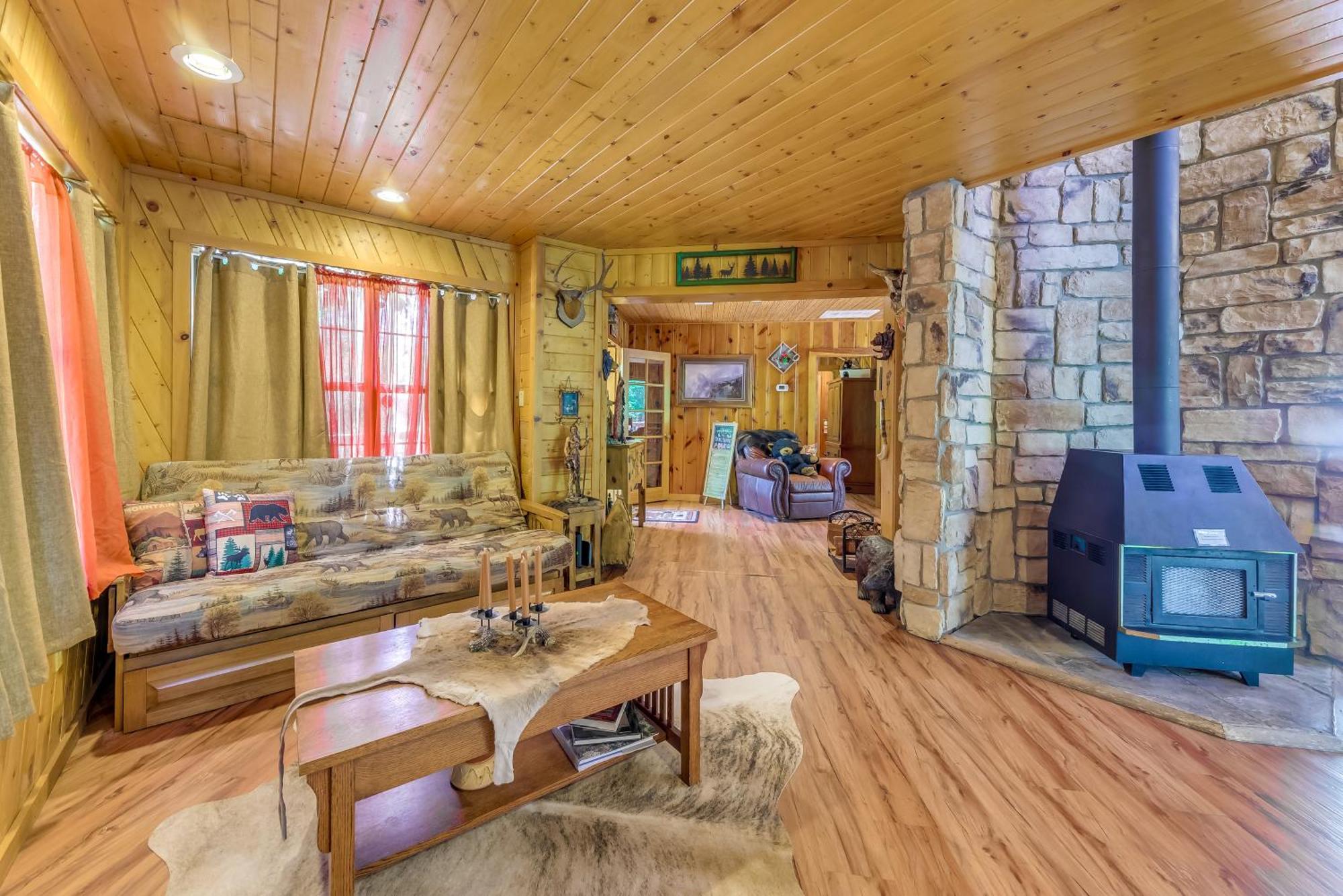 Unique Bear Country Cabin In Ruidoso With Hot Tub! Eksteriør billede