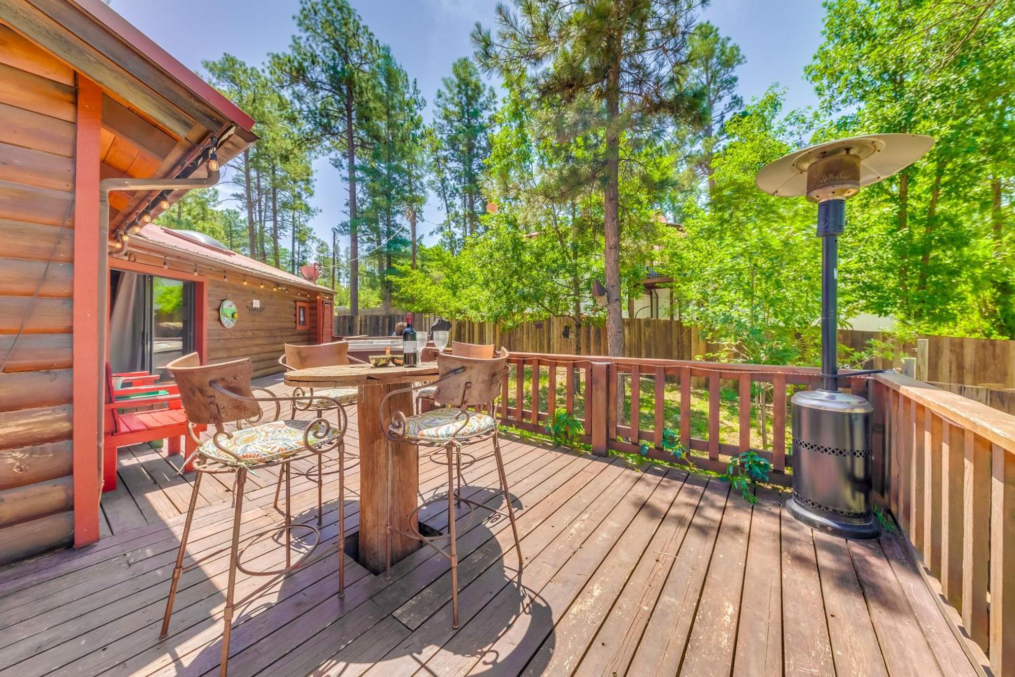 Unique Bear Country Cabin In Ruidoso With Hot Tub! Eksteriør billede