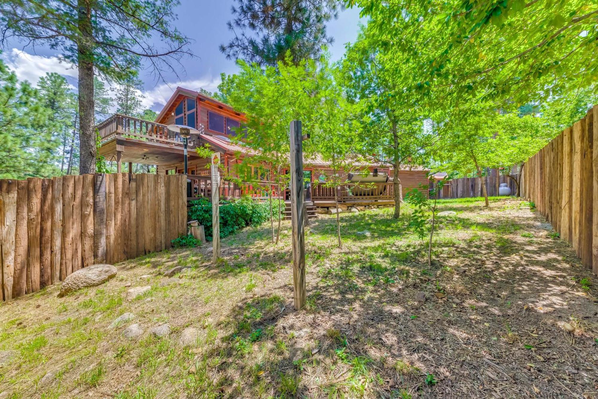 Unique Bear Country Cabin In Ruidoso With Hot Tub! Eksteriør billede